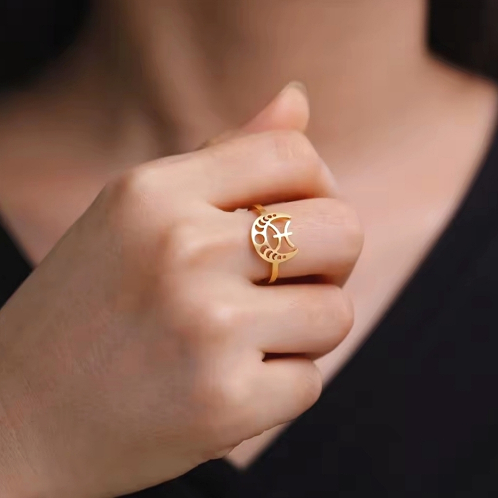 Gold PISCES Zodiac Celestial Moon Phase Ring